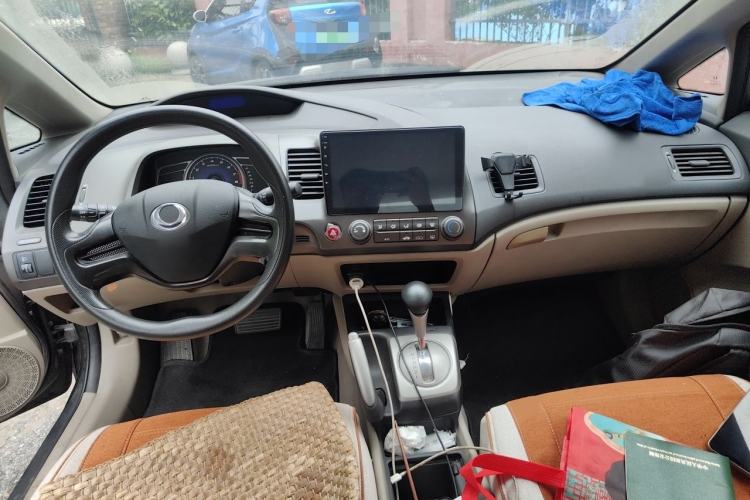 Used CIIMO 2012 1.8L Automatic Center Console