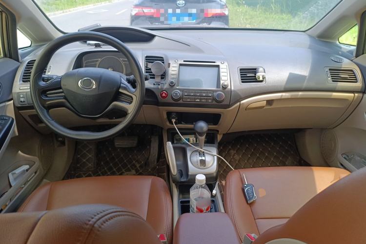 Used CIIMO 2012 1.8L Automatic Center Console