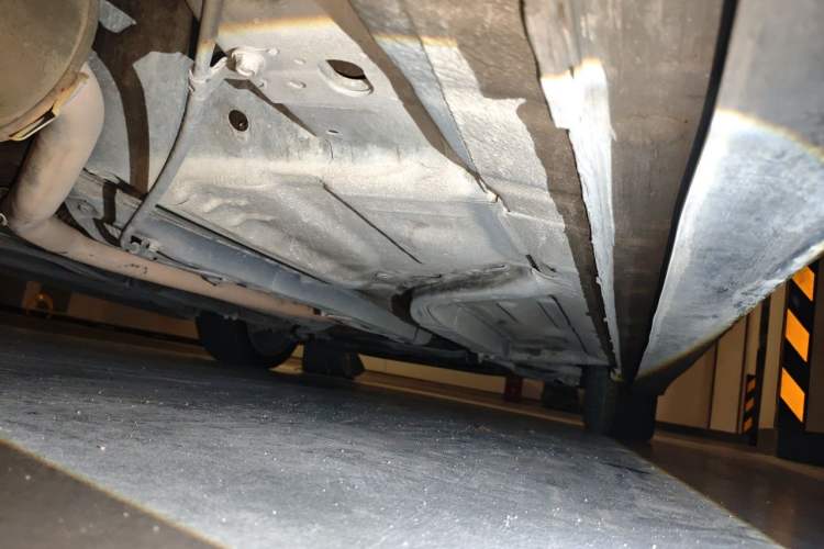 Used CIIMO 2012 1.8L Automatic Chassis Front Right