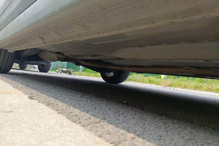 Used CIIMO 2012 1.8L Automatic Chassis Front Right