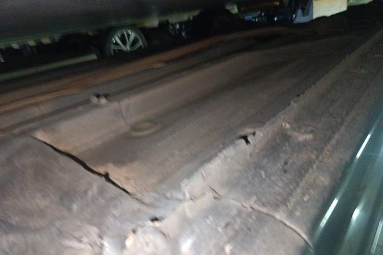 Used CIIMO 2012 1.8L Automatic Chassis Front Right