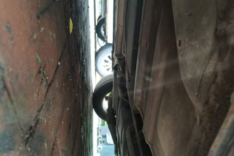 Used CIIMO 2012 1.8L Automatic Chassis Rear Left