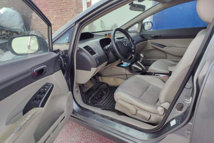 Used CIIMO 2012 1.8L Manual Driver Seat