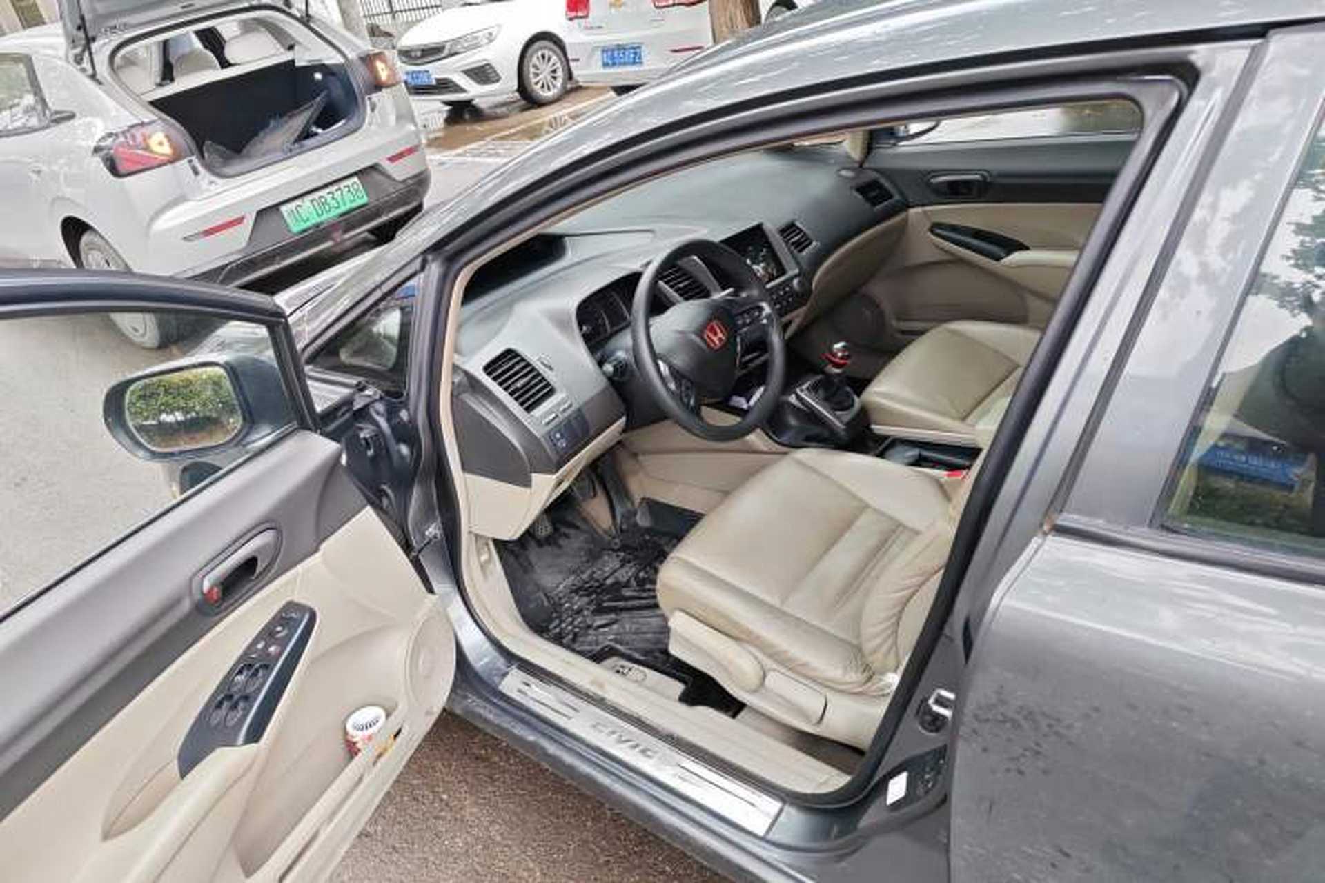 Used CIIMO 2012 1.8L Manual Driver Seat