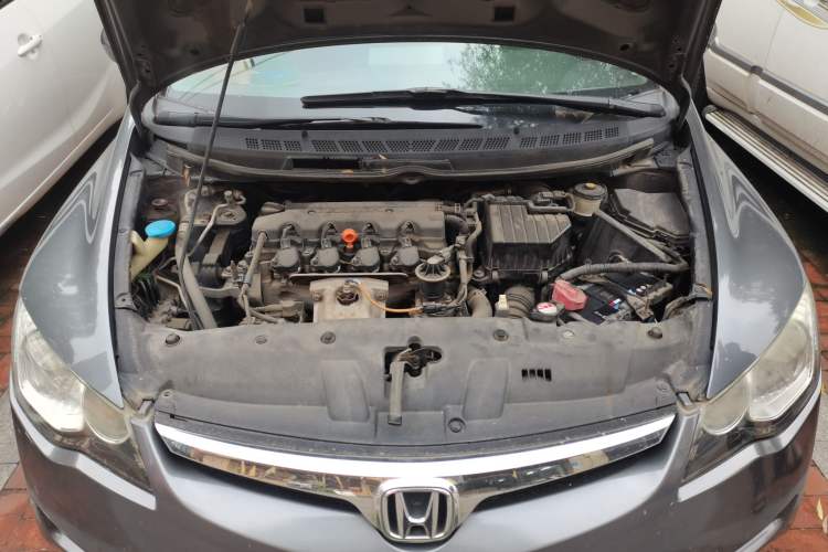 Used CIIMO 2012 1.8L Automatic Engine Bay