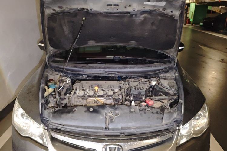 Used CIIMO 2012 1.8L Automatic Engine Bay