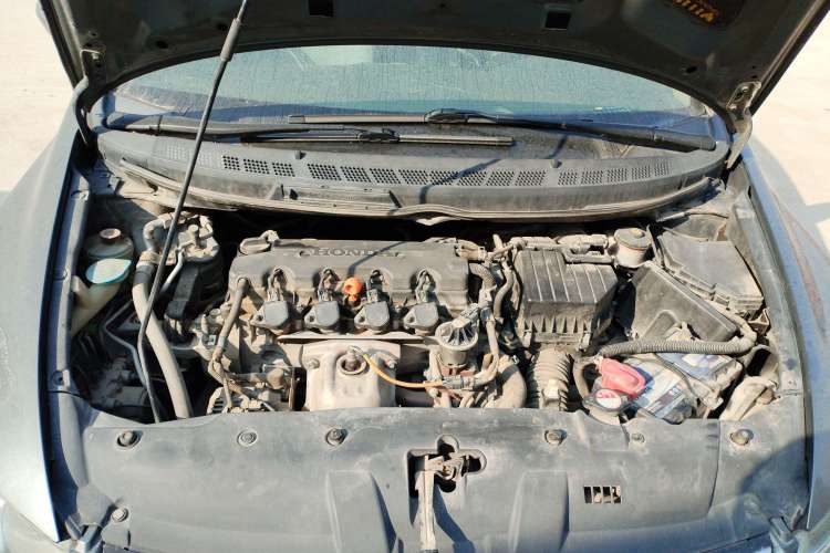 Used CIIMO 2012 1.8L Automatic Engine Bay