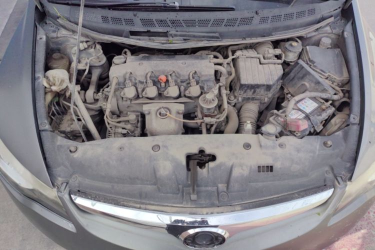 Used CIIMO 2012 1.8L Manual Engine Bay