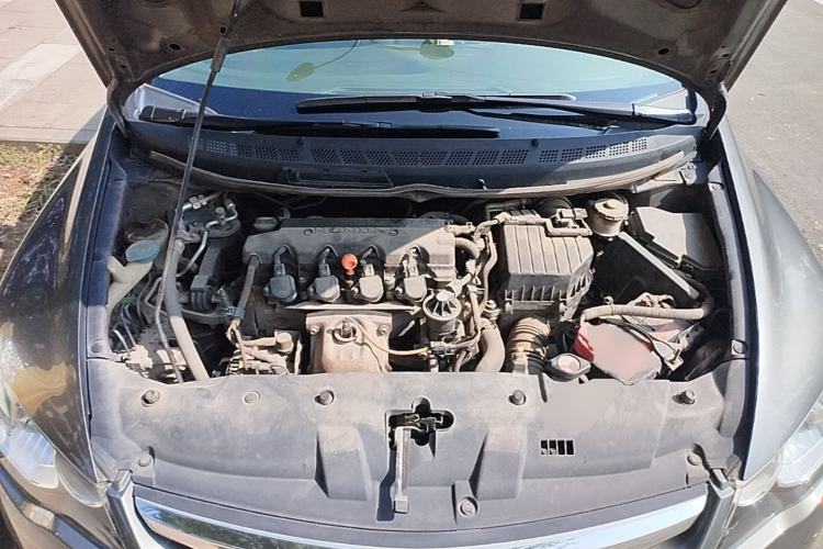 Used CIIMO 2012 1.8L Automatic Engine Bay