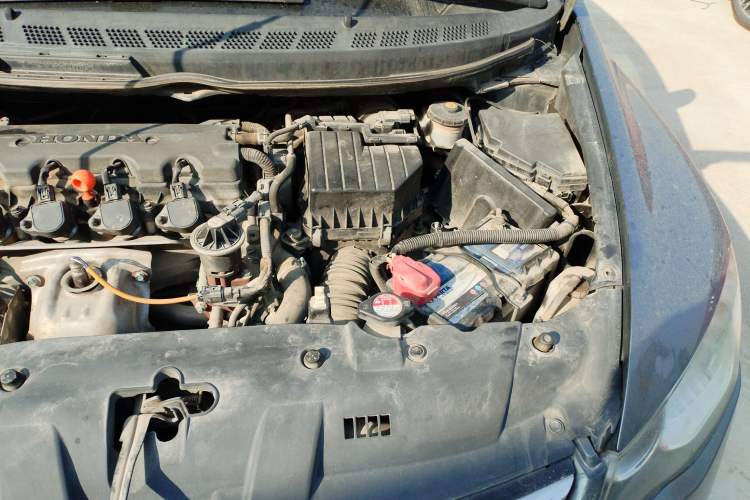 Used CIIMO 2012 1.8L Automatic Engine Bay Left
