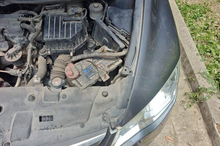 Used CIIMO 2012 1.8L Automatic Engine Bay Left