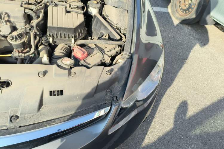 Used CIIMO 2012 1.8L Automatic Engine Bay Left