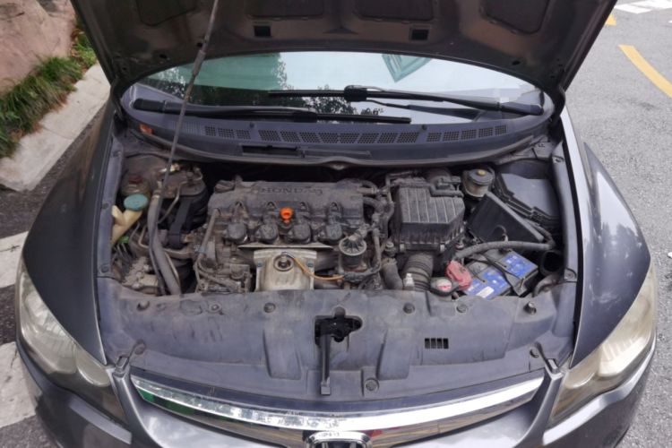 Used CIIMO 2012 1.8L Automatic Engine Bay