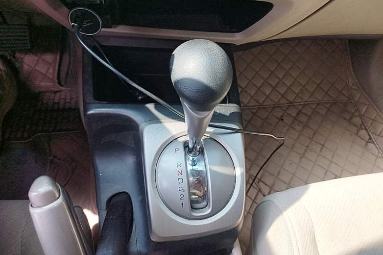 Used CIIMO 2012 1.8L Automatic Gear Lever