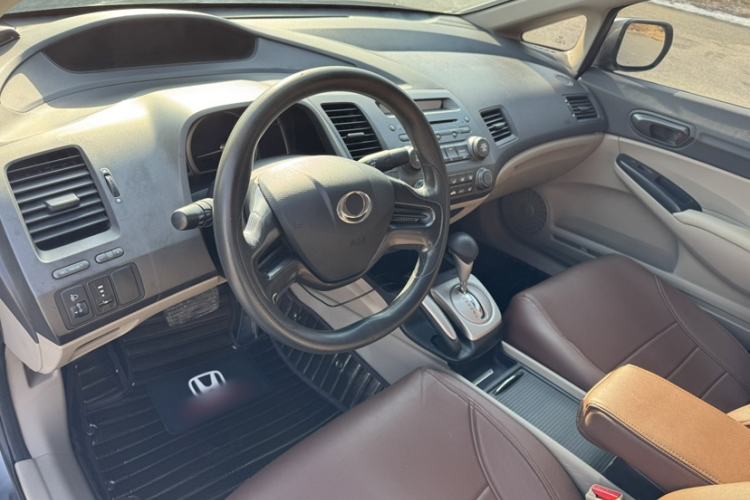 Used CIIMO 2012 1.8L Automatic Interior 1