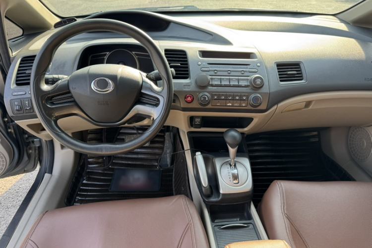 Used CIIMO 2012 1.8L Automatic Interior 2