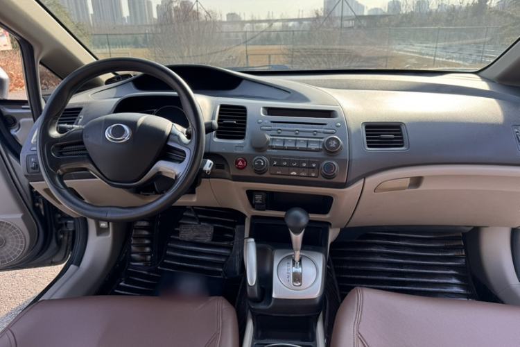 Used CIIMO 2012 1.8L Automatic Interior 3