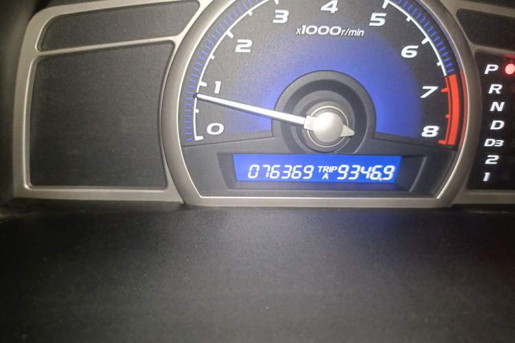 Used CIIMO 2012 1.8L Automatic Odometer Close Up
