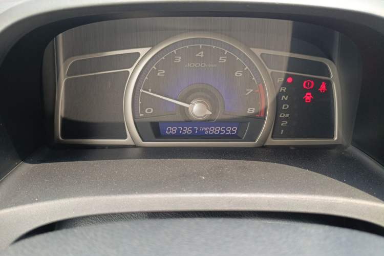 Used CIIMO 2012 1.8L Automatic Odometer Close Up