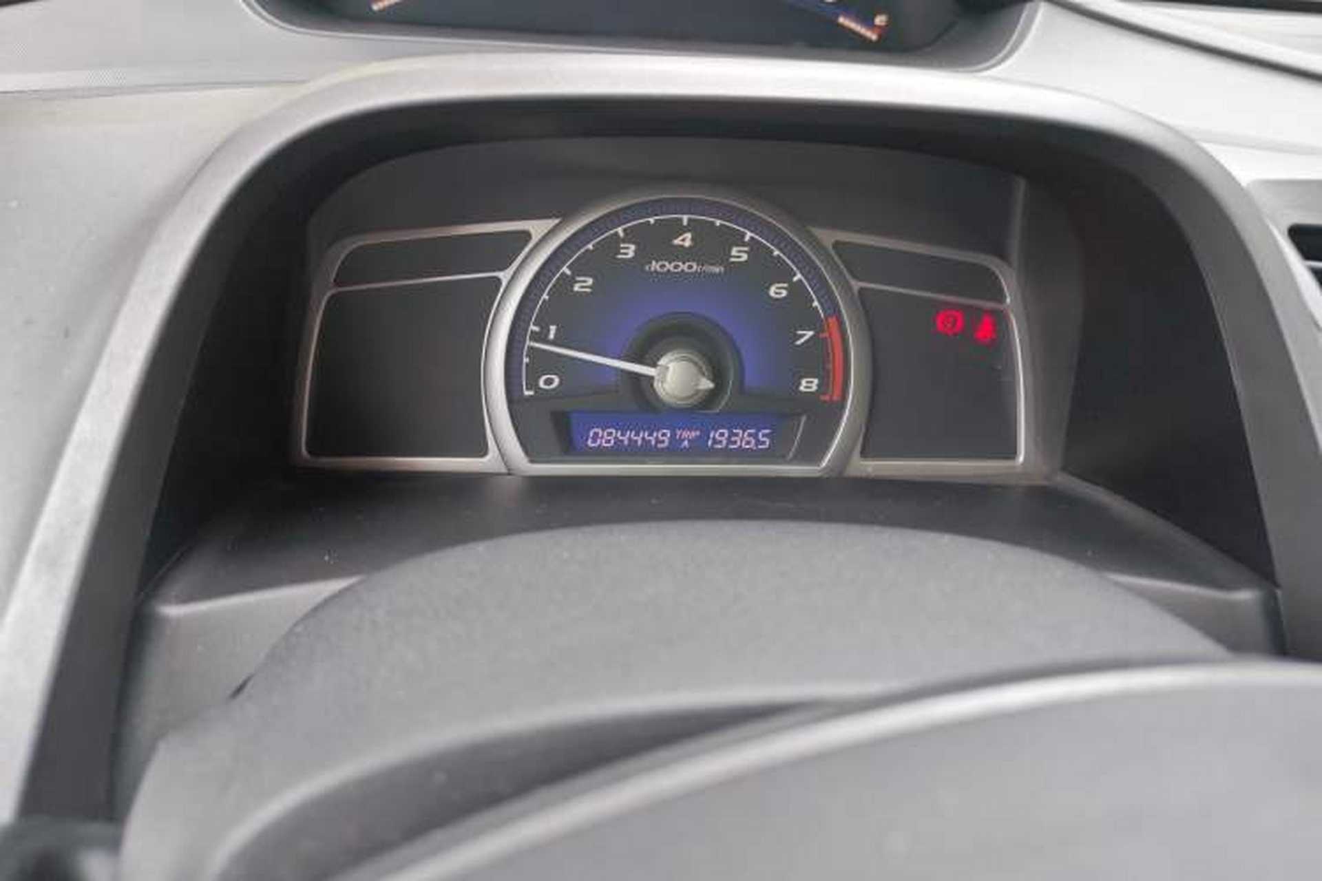 Used CIIMO 2012 1.8L Manual Odometer Close Up