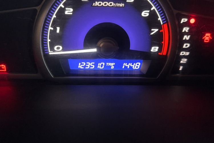 Used CIIMO 2012 1.8L Automatic Odometer Close Up