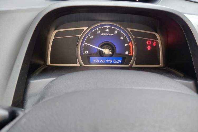 Used CIIMO 2012 1.8L Manual Odometer Close Up