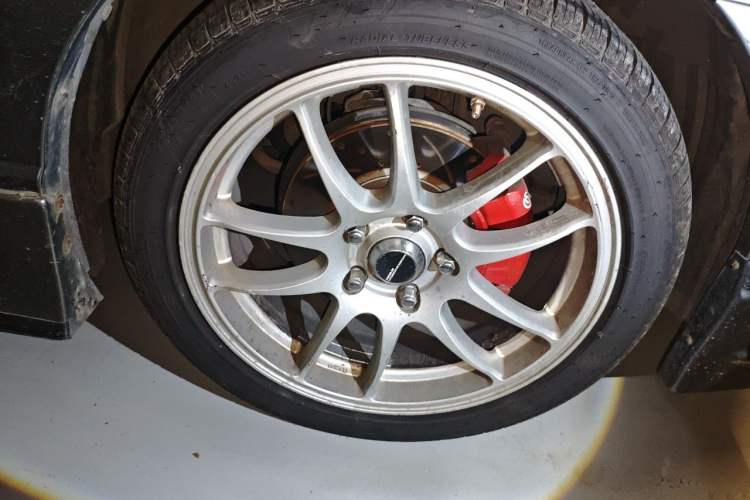 Used CIIMO 2012 1.8L Automatic Right Front Wheel Hub