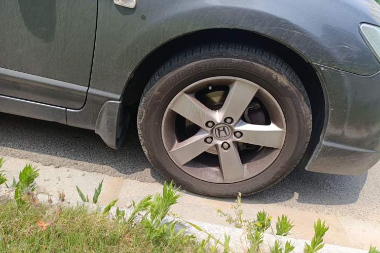 Used CIIMO 2012 1.8L Automatic Right Front Wheel Hub