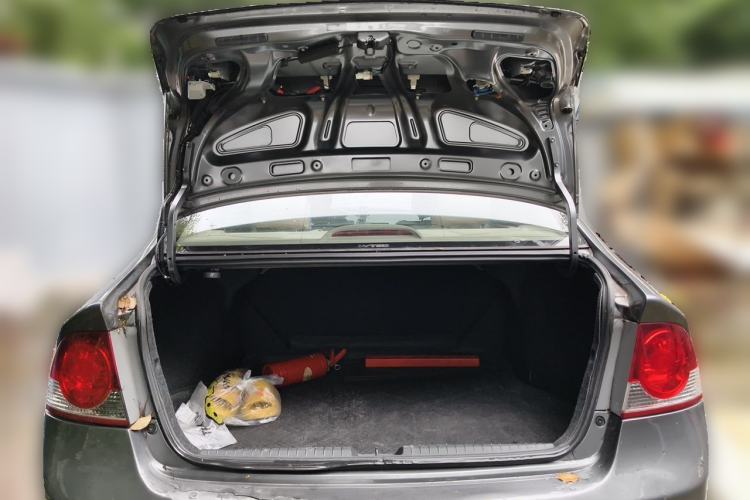 Used CIIMO 2012 1.8L Automatic Trunk