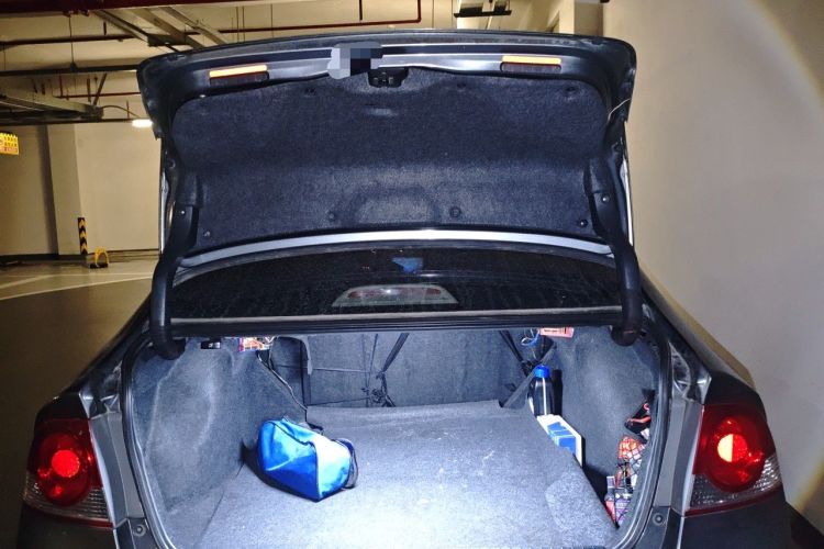 Used CIIMO 2012 1.8L Automatic Trunk