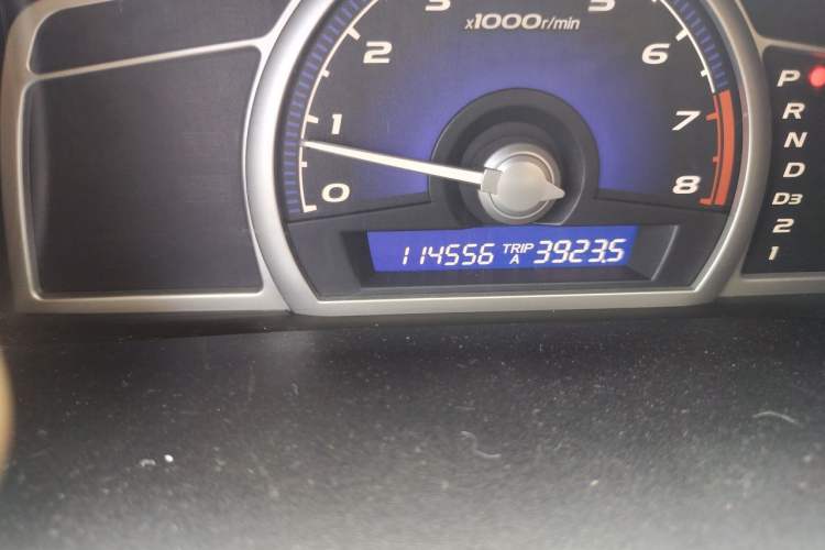 Used CIIMO 2012 1.8L Automatic Odometer Close Up