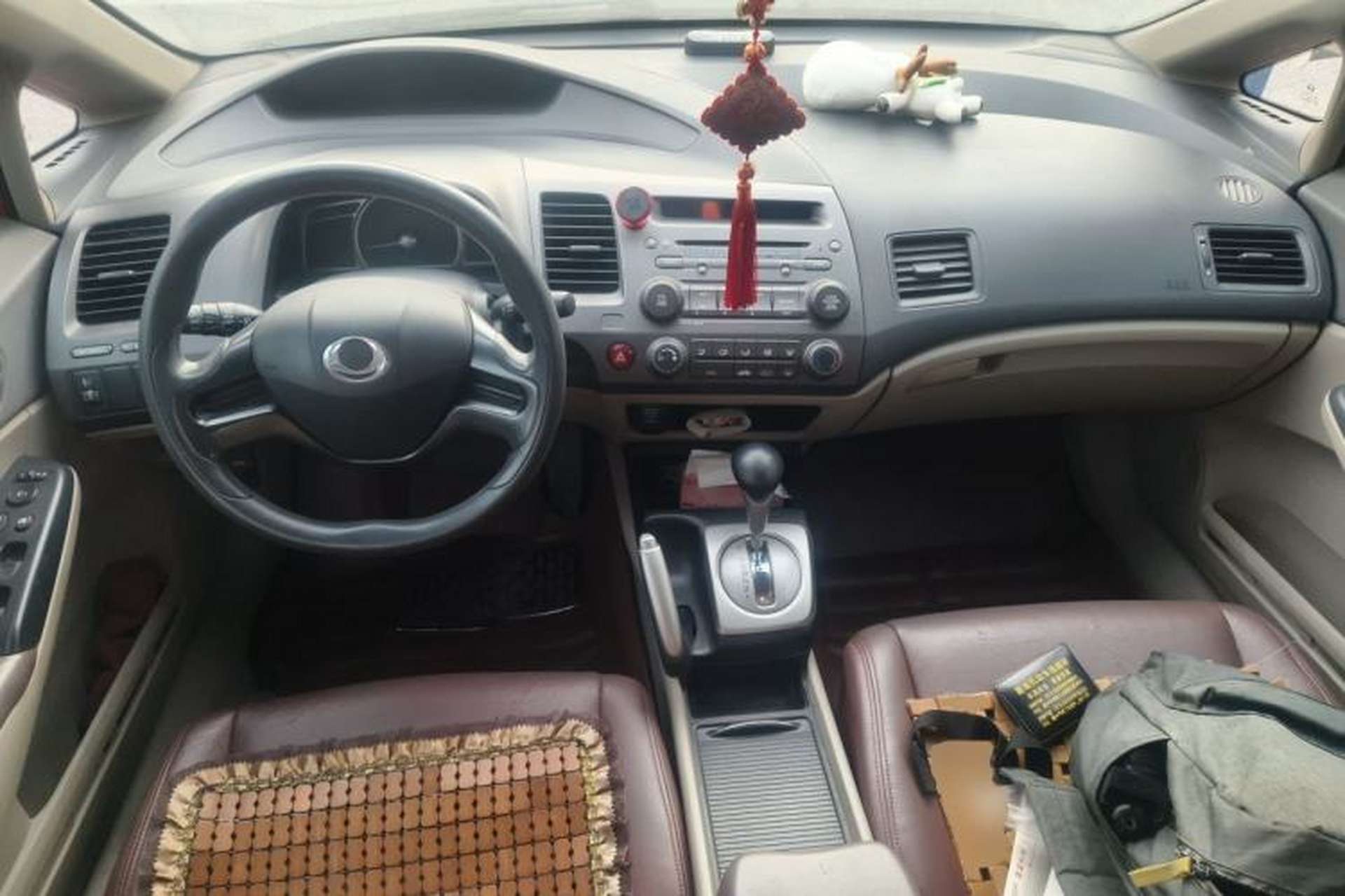 Used CIIMO 2012 1.8L Automatic Center Console