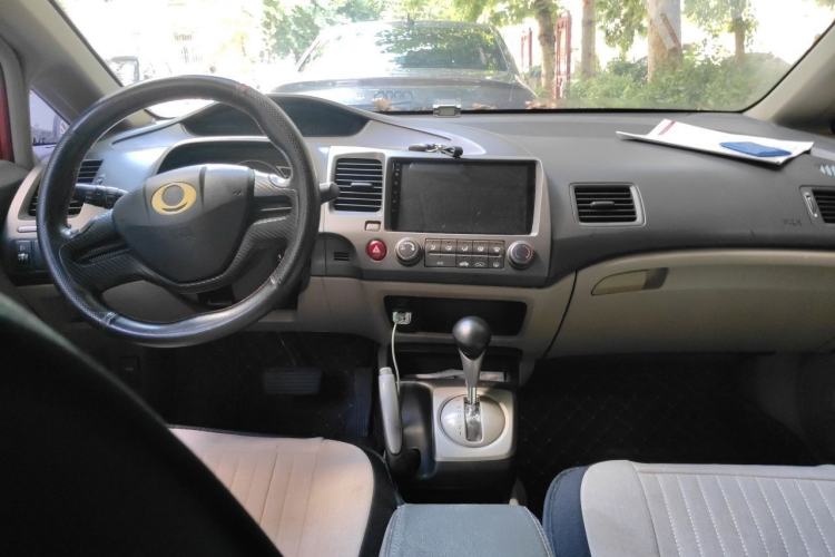 Used CIIMO 2012 1.8L Automatic Center Console
