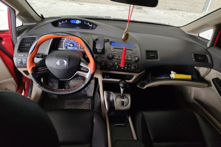 Used CIIMO 2012 1.8L Automatic Center Console