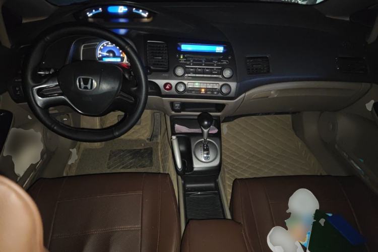 Used CIIMO 2012 1.8L Automatic Center Console