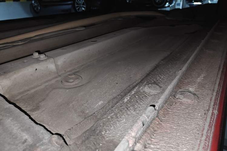 Used CIIMO 2012 1.8L Automatic Chassis Front Right
