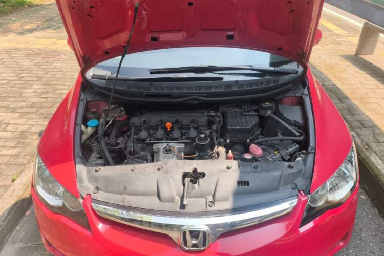 Used CIIMO 2012 1.8L Automatic Engine Bay