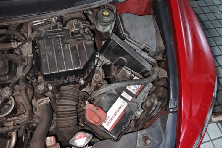 Used CIIMO 2012 1.8L Automatic Engine Bay Left