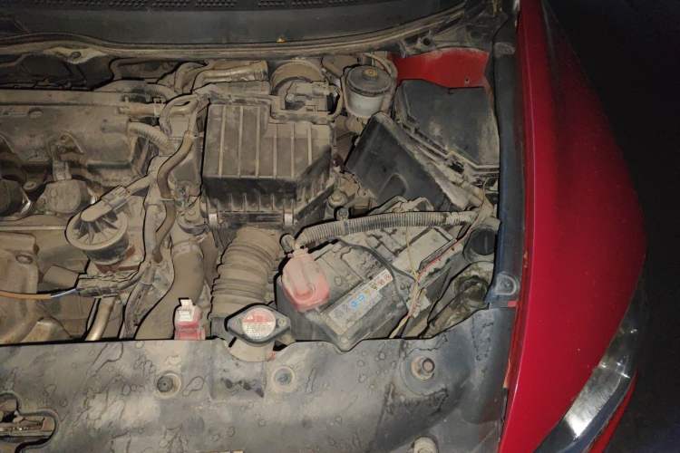 Used CIIMO 2012 1.8L Automatic Engine Bay Left