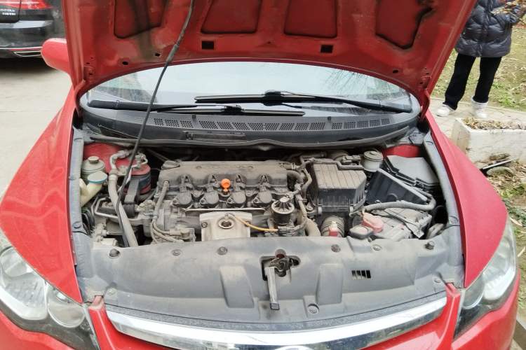 Used CIIMO 2012 1.8L Automatic Engine Bay