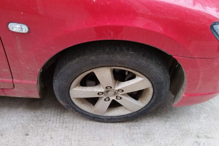 Used CIIMO 2012 1.8L Automatic Exterior 7