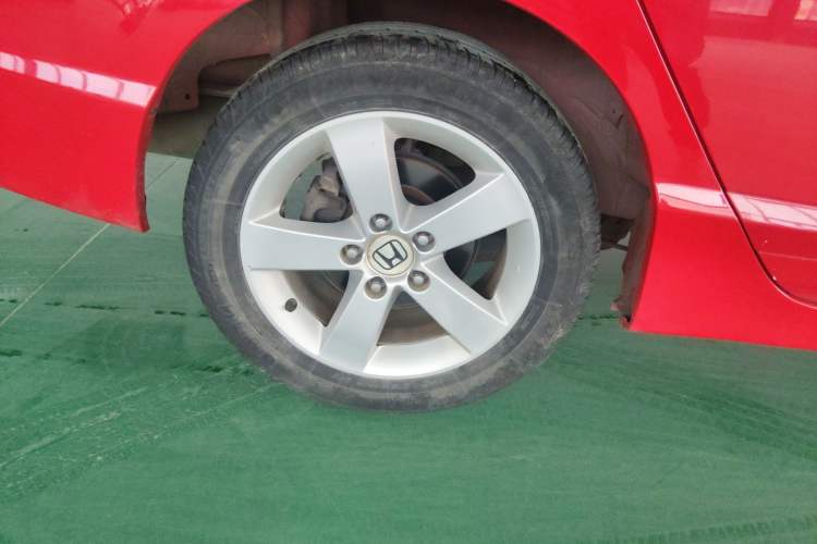 Used CIIMO 2012 1.8L Automatic Exterior 8