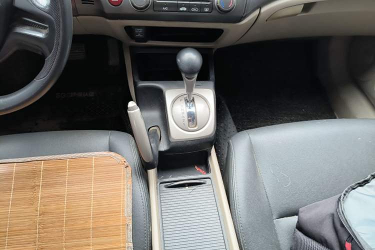 Used CIIMO 2012 1.8L Automatic Gear Lever