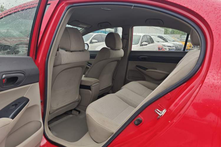 Used CIIMO 2012 1.8L Manual Interior 1
