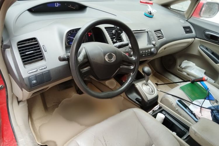 Used CIIMO 2012 1.8L Automatic Interior 2