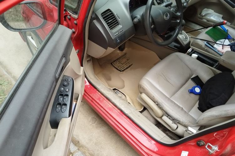 Used CIIMO 2012 1.8L Automatic Interior 3