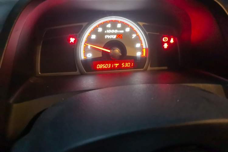 Used CIIMO 2012 1.8L Manual Odometer Close Up