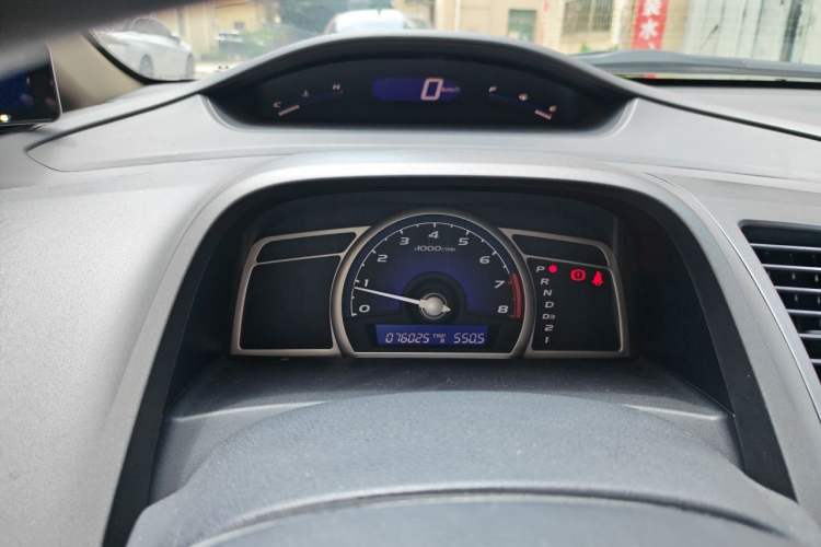 Used CIIMO 2012 1.8L Automatic Odometer Close Up