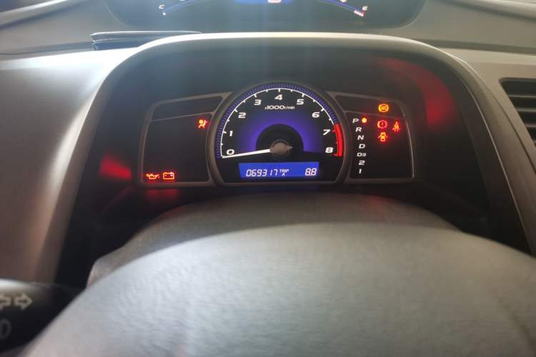 Used CIIMO 2012 1.8L Automatic Odometer Close Up