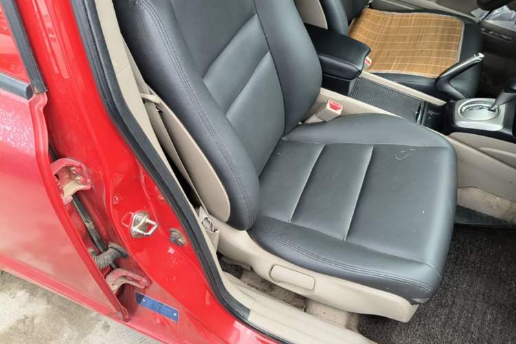 Used CIIMO 2012 1.8L Automatic Right Front Seat